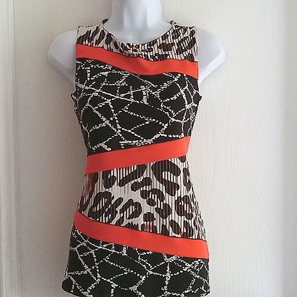 Eva Varro | Geometrical  Print Pattern  Tank Top - Picture 7 of 7